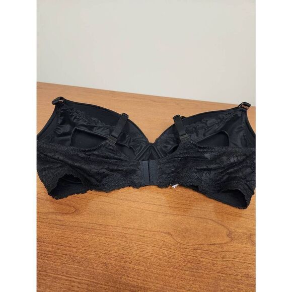Victoria's Secret Nursing Bra. Black Lace 40D Body By Victoria Lace Wireless Nur - Picture 8 of 8